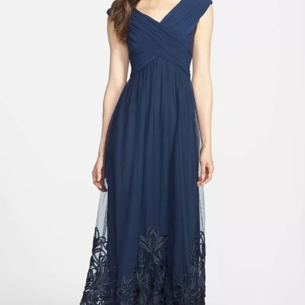 Patra V-neck Soutache Gown Navy size 6